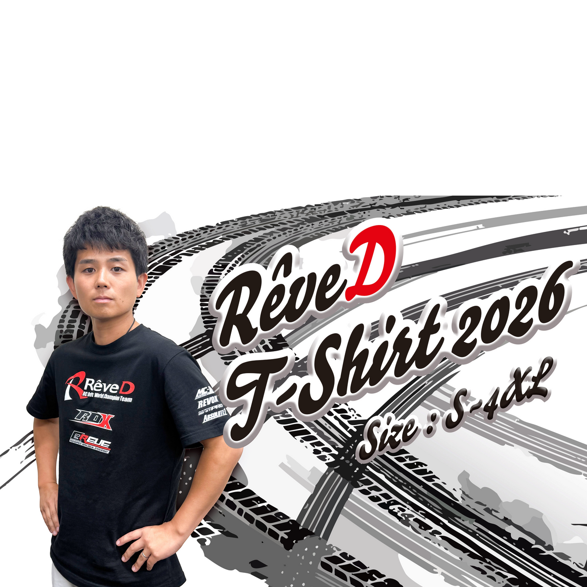 Homme portant le t-shirt noir DriftParadiZ Rêve D Édition 2026 avec logos officiels sur la poitrine et la manche