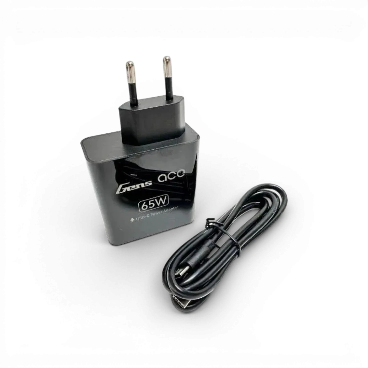 Adaptateur secteur 220V USB-C 65W Gens Ace, chargeur électrique compact pour appareils électroniques.