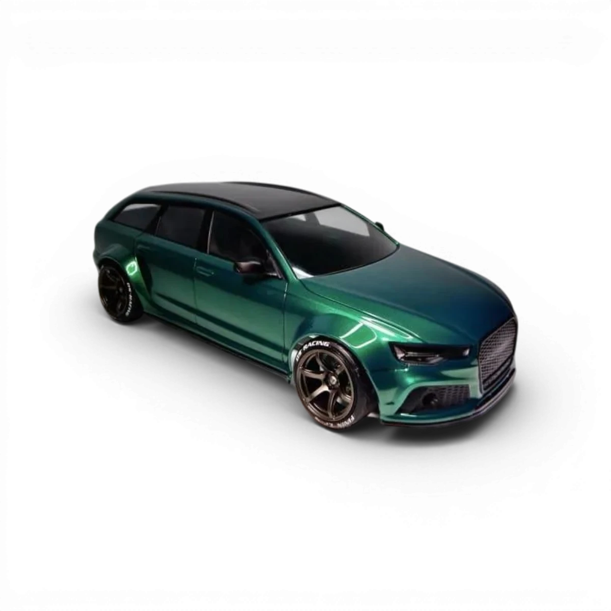 Carrosserie Audi RS6 pour voiture RC, fabriquée par Aplastics RC, montrée en image avec détails de la finition.
