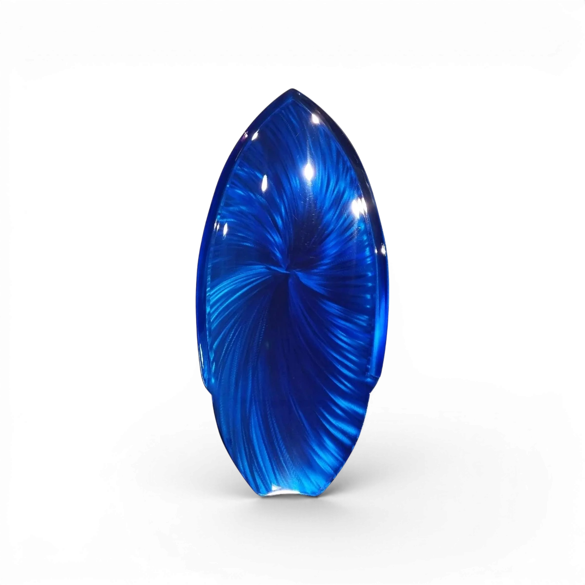 Peinture en spray Auto Air Candy 2.0 Bleu Marine de Createx Colors, utilisée sur une voiture pour un fini brillant et coloré.