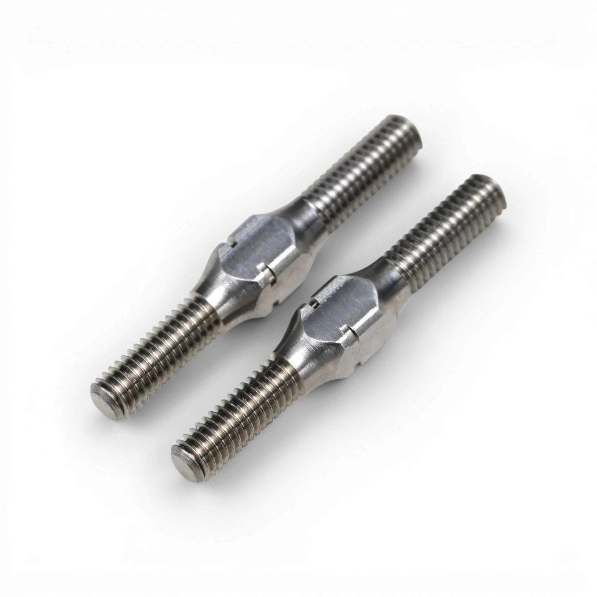 Biellettes en titane 25mm pour pièces détachées, fabriquées par Team Yokomo, avec finition légère et solide.