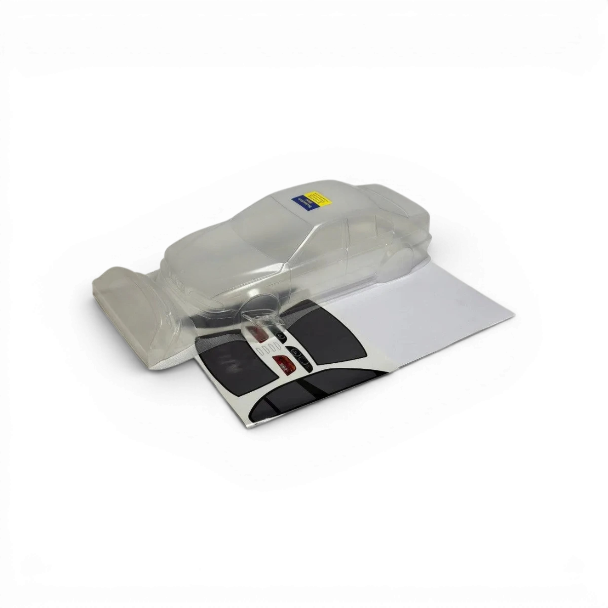 Carrosserie BMW E39 Sedan Aplastics RC, vue de face avec détails de la carrosserie en plastique pour modèle réduit.