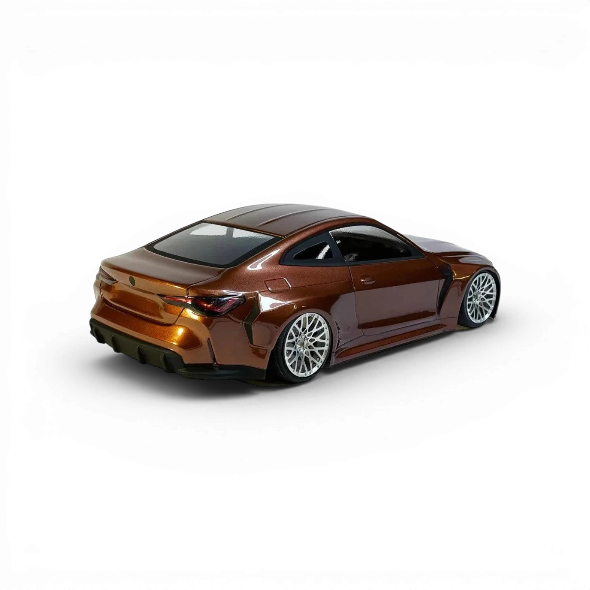 Carrosserie BMW M4 G82 V2 de Aplastics RC, modèle détaillé pour voitures télécommandées, couleur noire avec éléments de design.