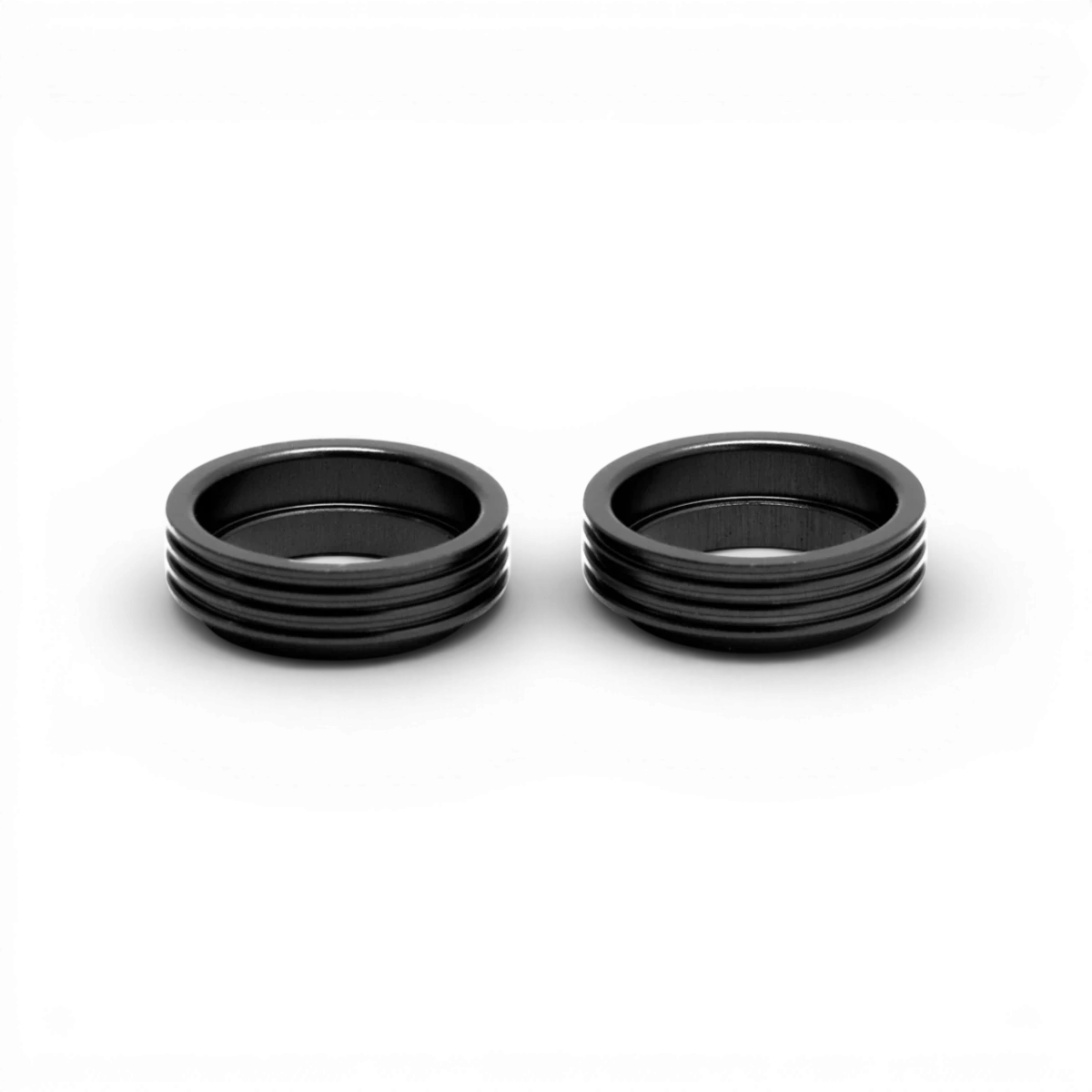 Boosteur de précharge d’amortisseur Wrap-UP Next de 4mm, montre le dispositif attaché à l’amortisseur pour ajustement.