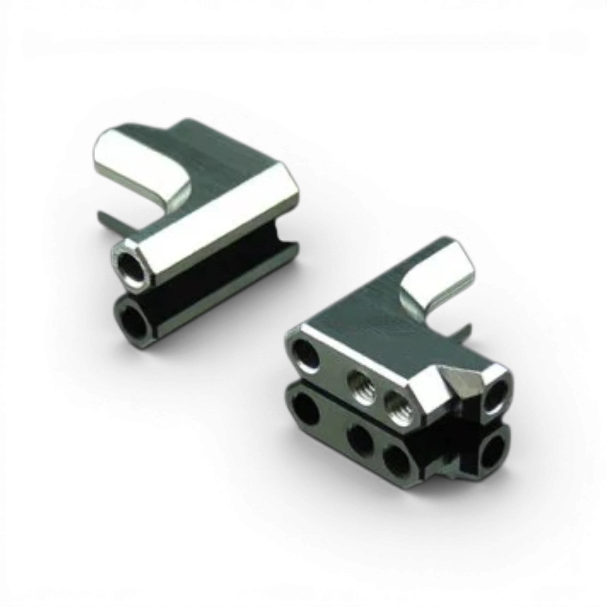 Bras inférieurs en alliage de titane TC4 pour pièces détachées, fabriqué par RhinoRacing, visible avec détails légers et robustes.