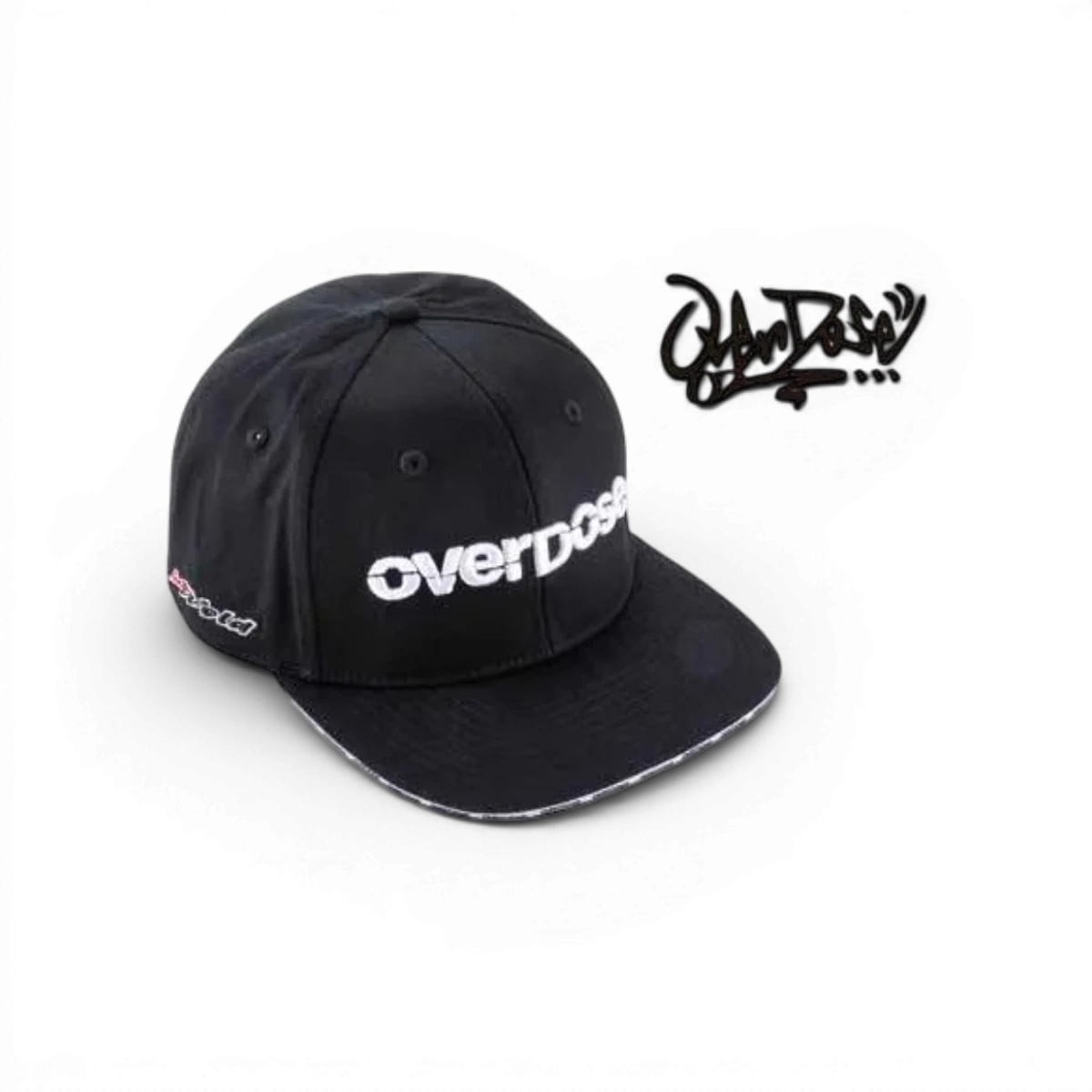 Casquette en denim Overdose BB avec logo brodé, accessoire de mode tendance, portée sur une tête.