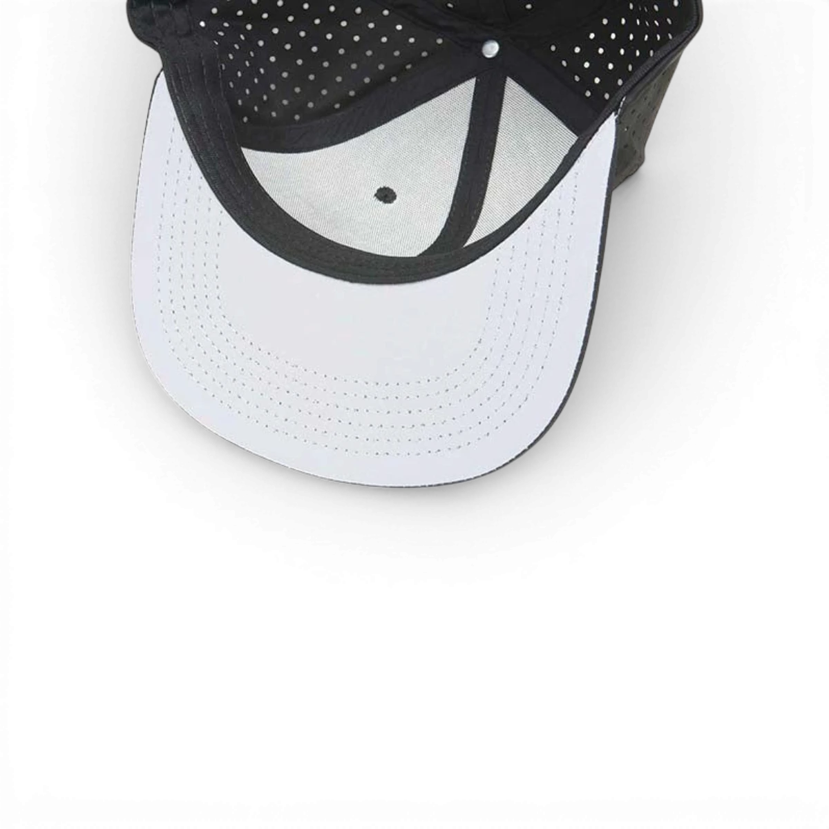 Casquette Team Yokomo noire avec logo brodé, accessoire de mode pour fans de la marque Team Yokomo.