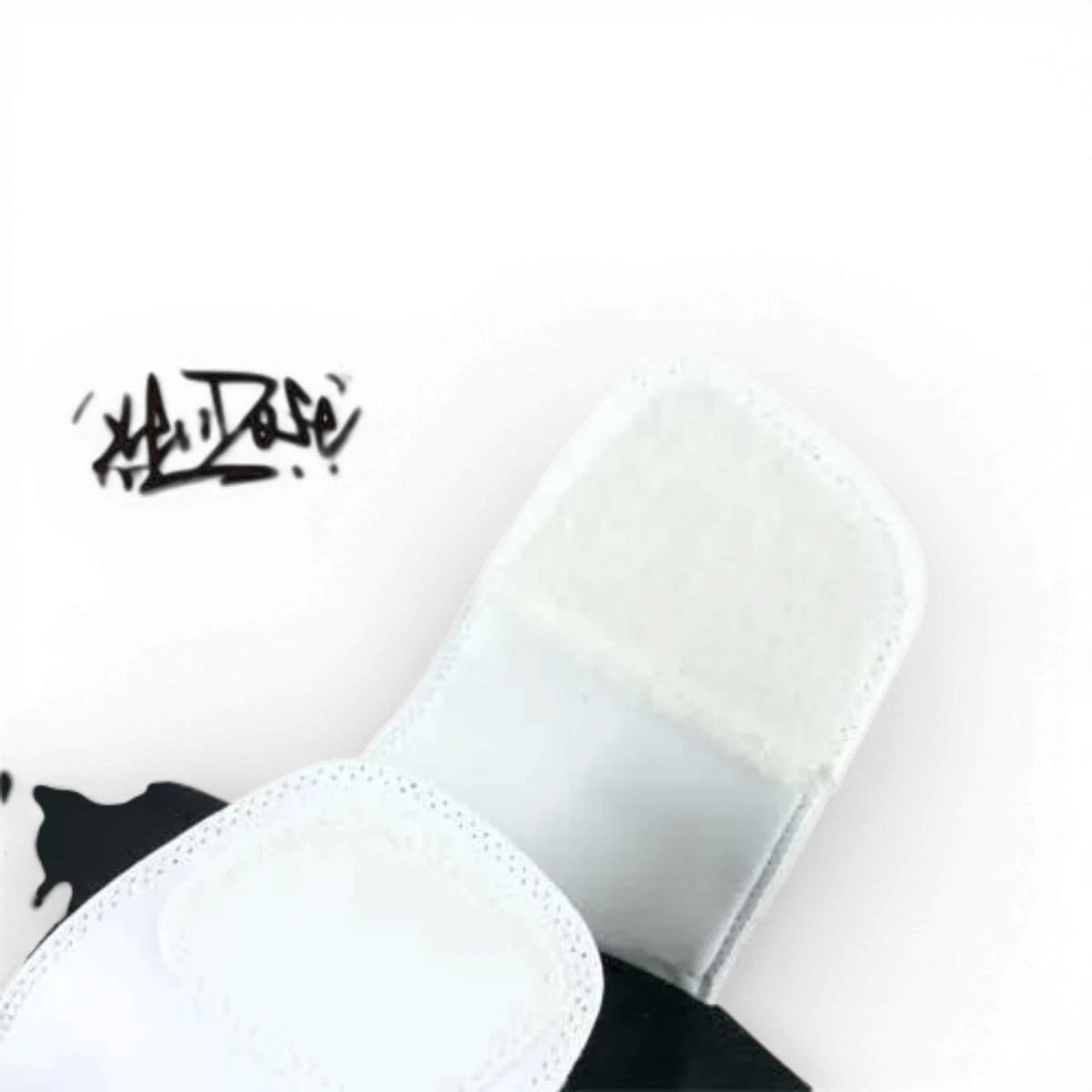Chaussures légères et flexibles de la marque Overdose avec semelle épaisse, conçues pour le confort et la style.