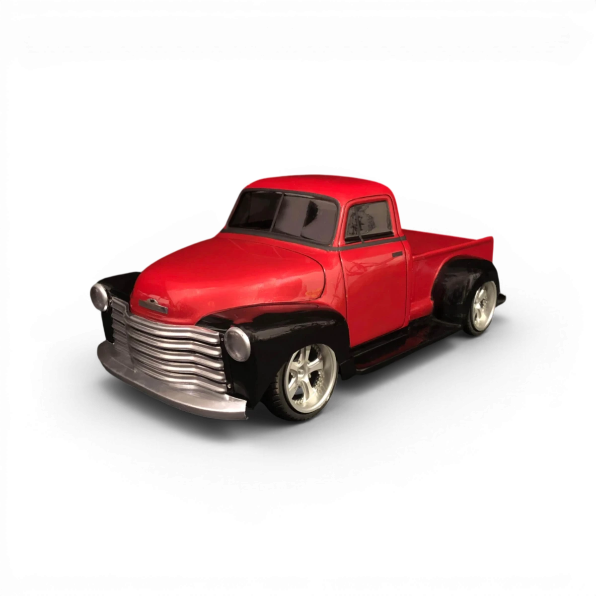 Carrosserie de pickup Chevy pour voiture RC Aplastics RC, peinture rouge avec détails réalistes, vue de face.