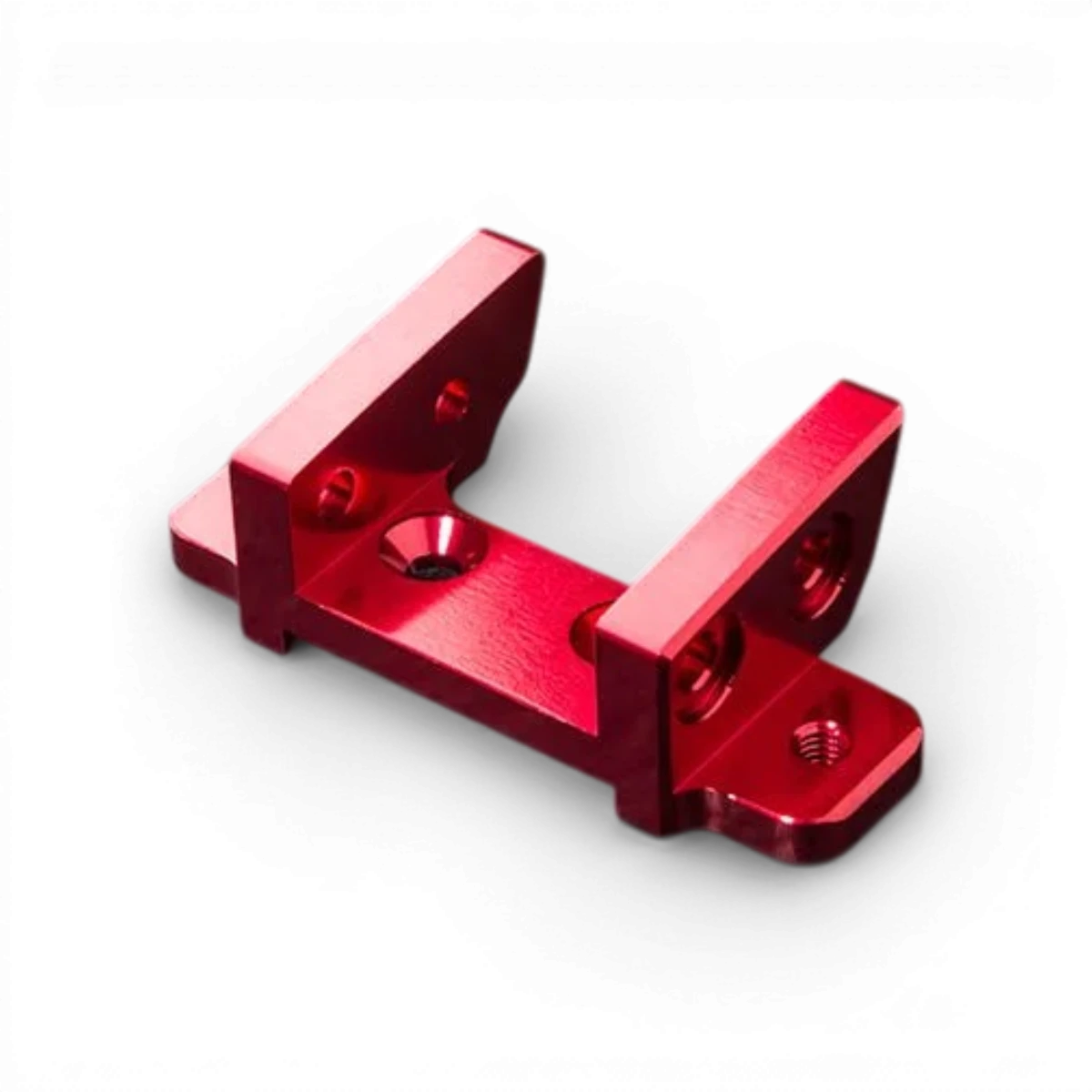 Connecteur avant en aluminium pour pièce détachée de voiture, conçu par Max Speed Technology, visible avec une finition métallique.