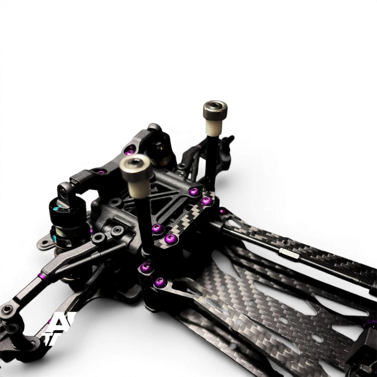 Conversion carbone V1.0 RDX de TEAM AD, pièce en fibre de carbone pour vélo, vue de face avec détails de la construction