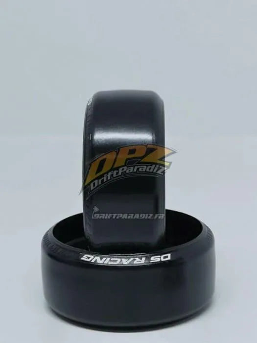 Jeu de 4 roues DS Racing CS3-LF3 Competition Série 3 pour drift, avec design performant et pneus en caoutchouc.