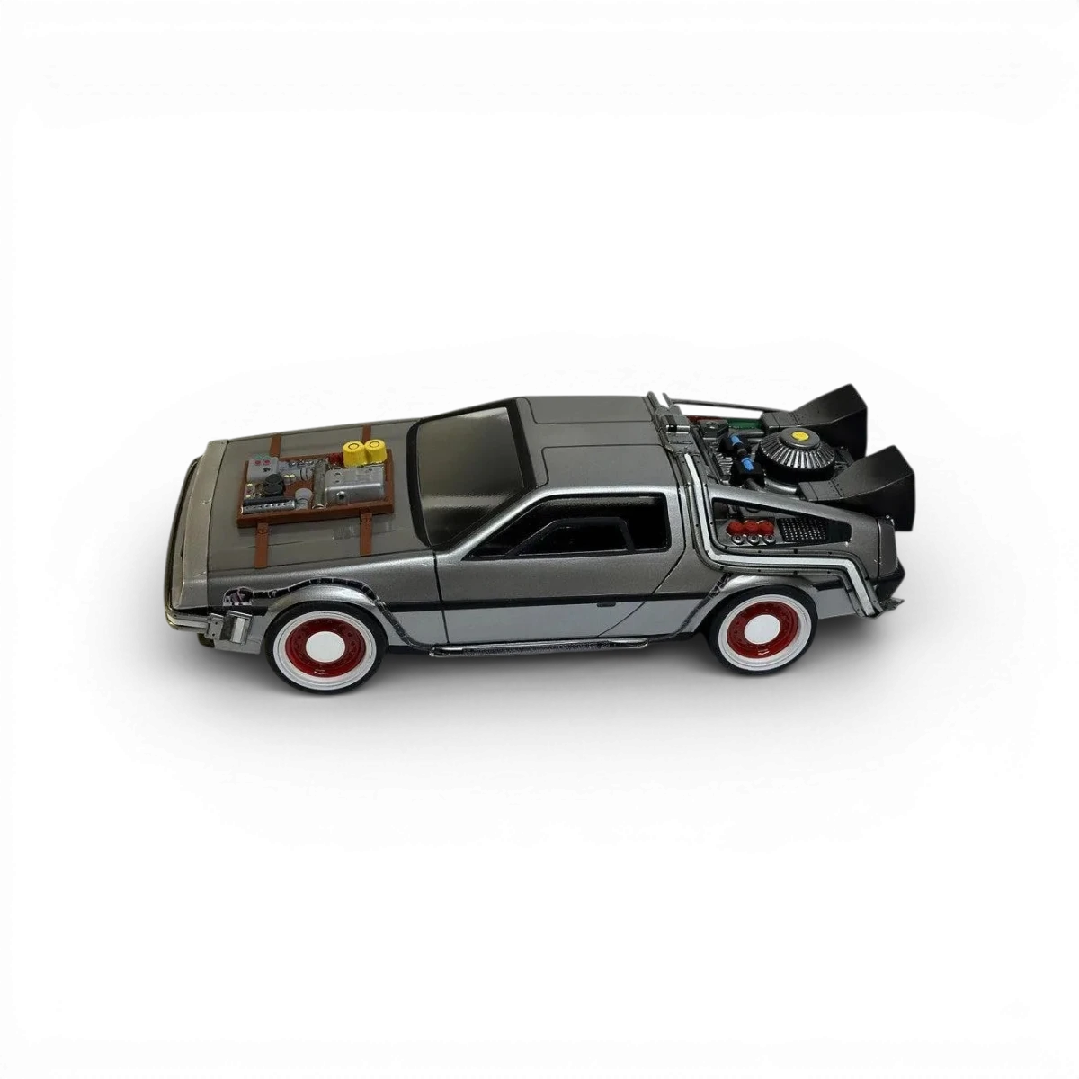 Kit de carrosserie DeLorean BTF de Aplastics RC, vue de face avec détails du modèle pour voiture télécommandée.