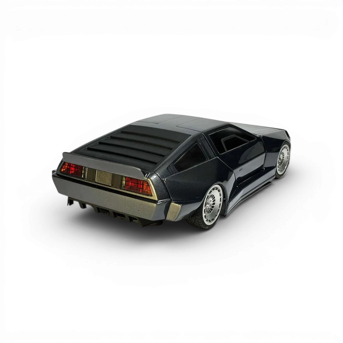 Kit de carrosserie Delorean grande pour voiture RC, marque Aplastics RC, vue détaillée du modèle en plastique.