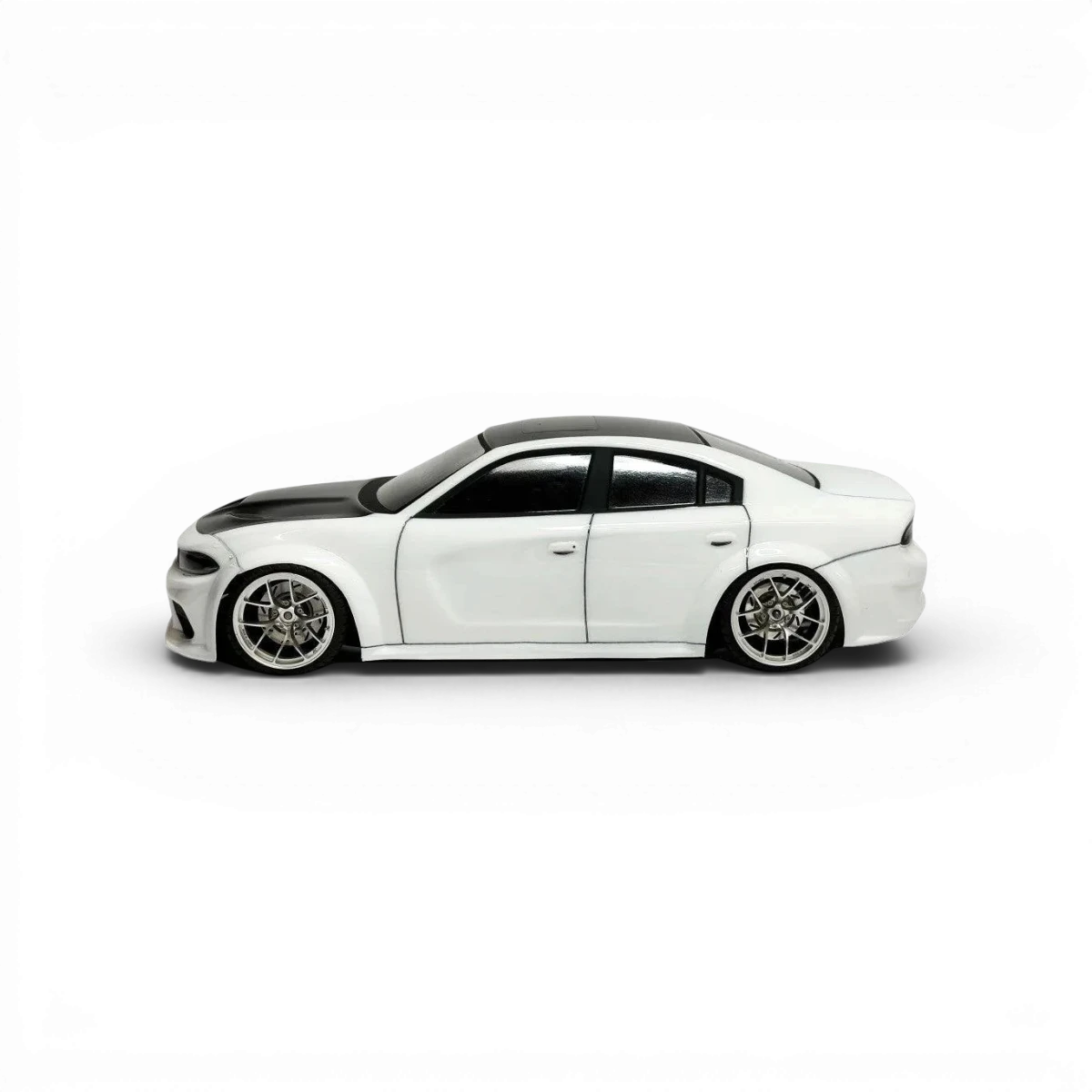 Carrosserie Dodge Charger SRT 2022 large de la marque Aplastics RC, vue de face avec détails du design.