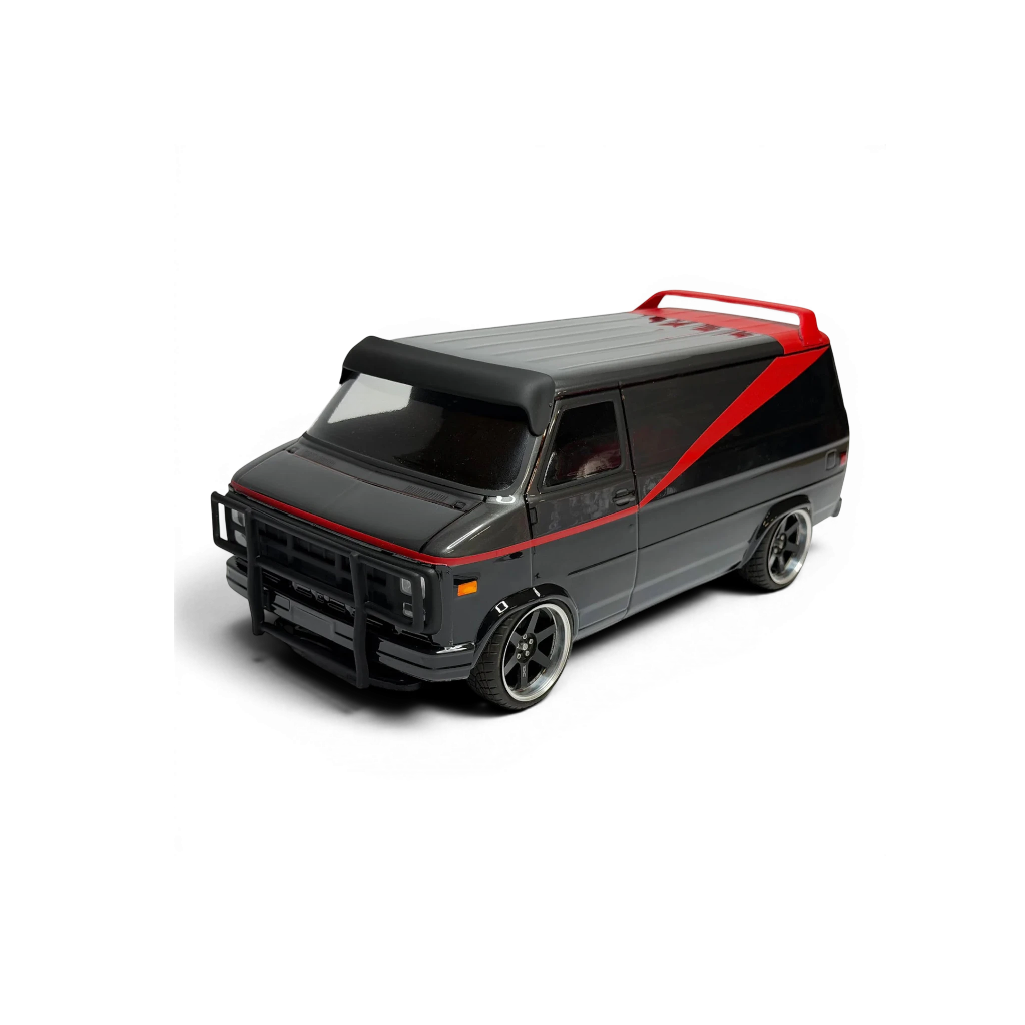Kit carrosserie DriftParadiZ pour GMC Vandura 1983 incluant bull bar, spoiler avant et déflecteur de pare-brise noir