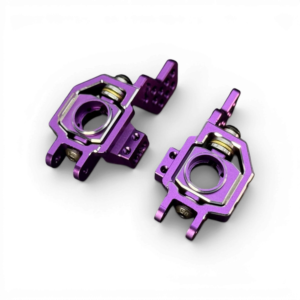Fusées arrière en aluminium réglables de la marque TEAM AD pour voitures RC, avec détails visibles en finition métallique.