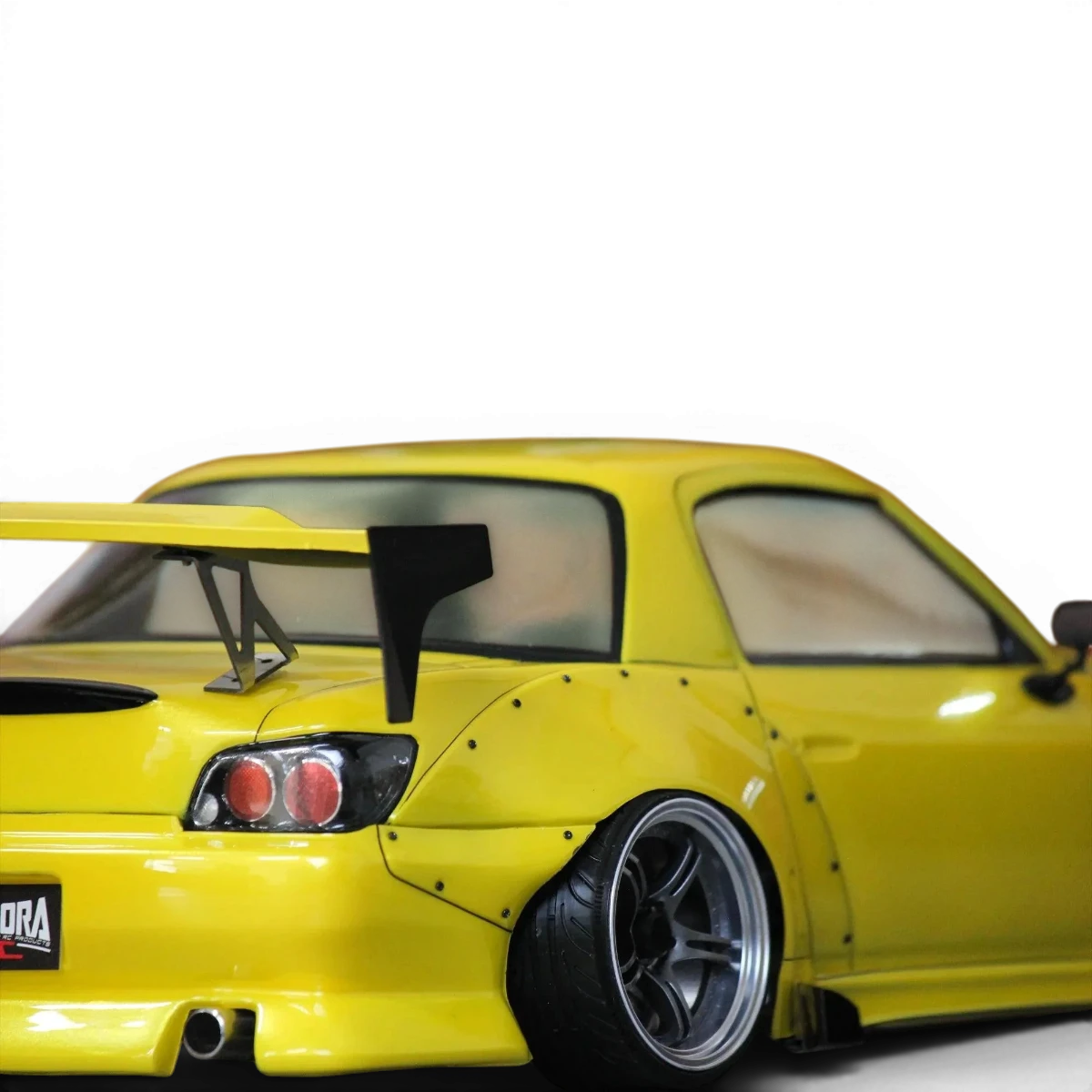Carrosserie Honda S2000 BLS-Light BN Sports de Pandora RC, vue de face avec détails de la peinture et des lignes du modèle.