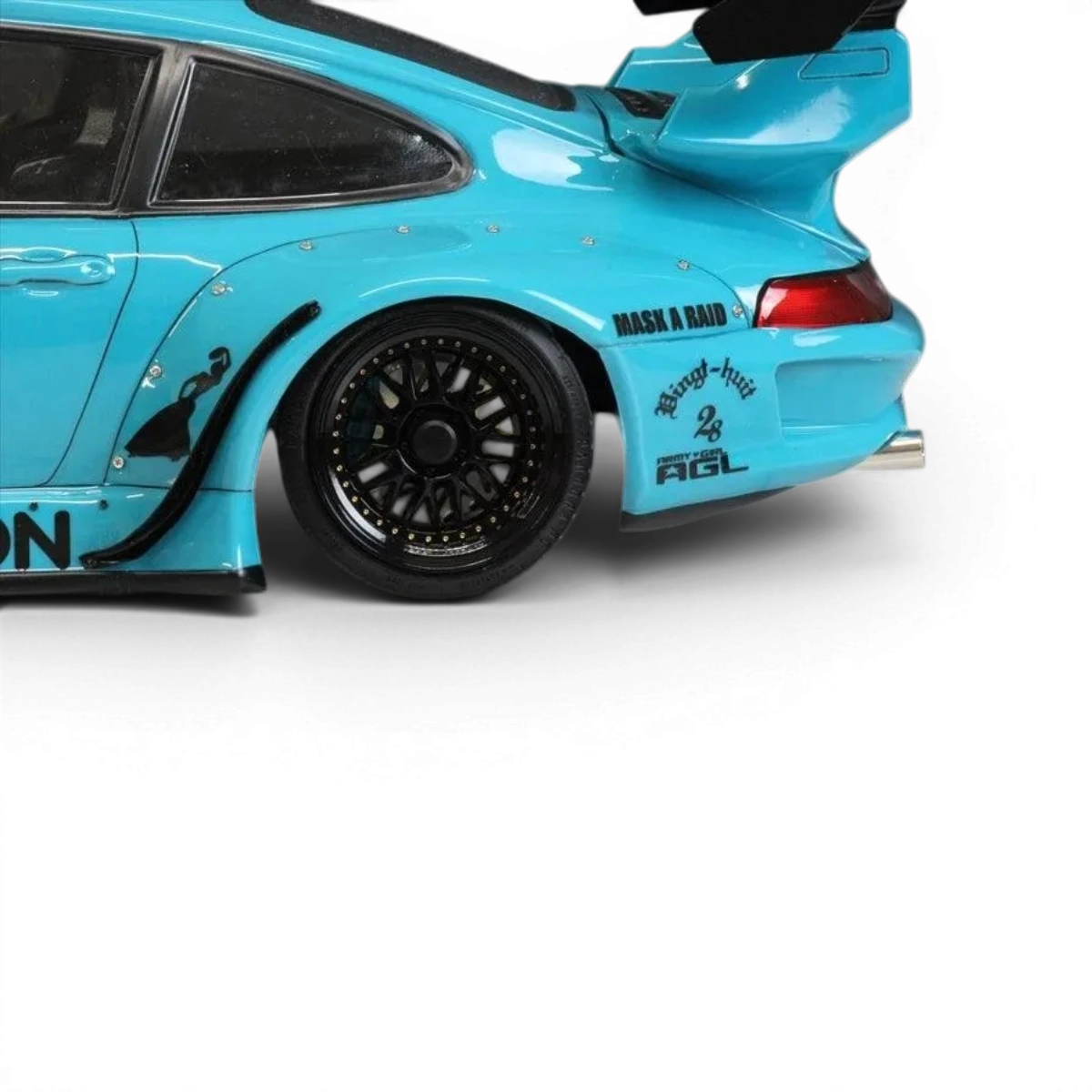 Jantes d'exposition RWB M-1 de Pandora RC avec offset +16, design personnalisé pour voitures radiocommandées.