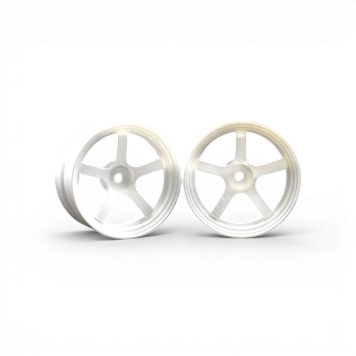 Jantes DP5 blanches pour voitures, marque Team Reve D, avec décalage de 8mm, visibles en gros plan sur fond neutre.