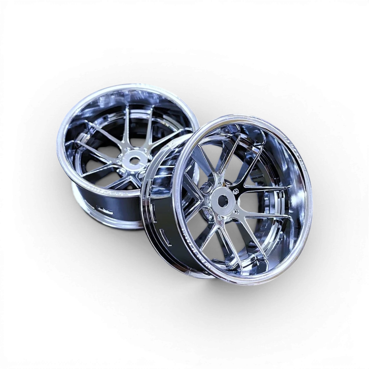 Roues Tetsujin Jasmine en chrome, style drift, avec design moderne et finition brillante visible sur cette image.