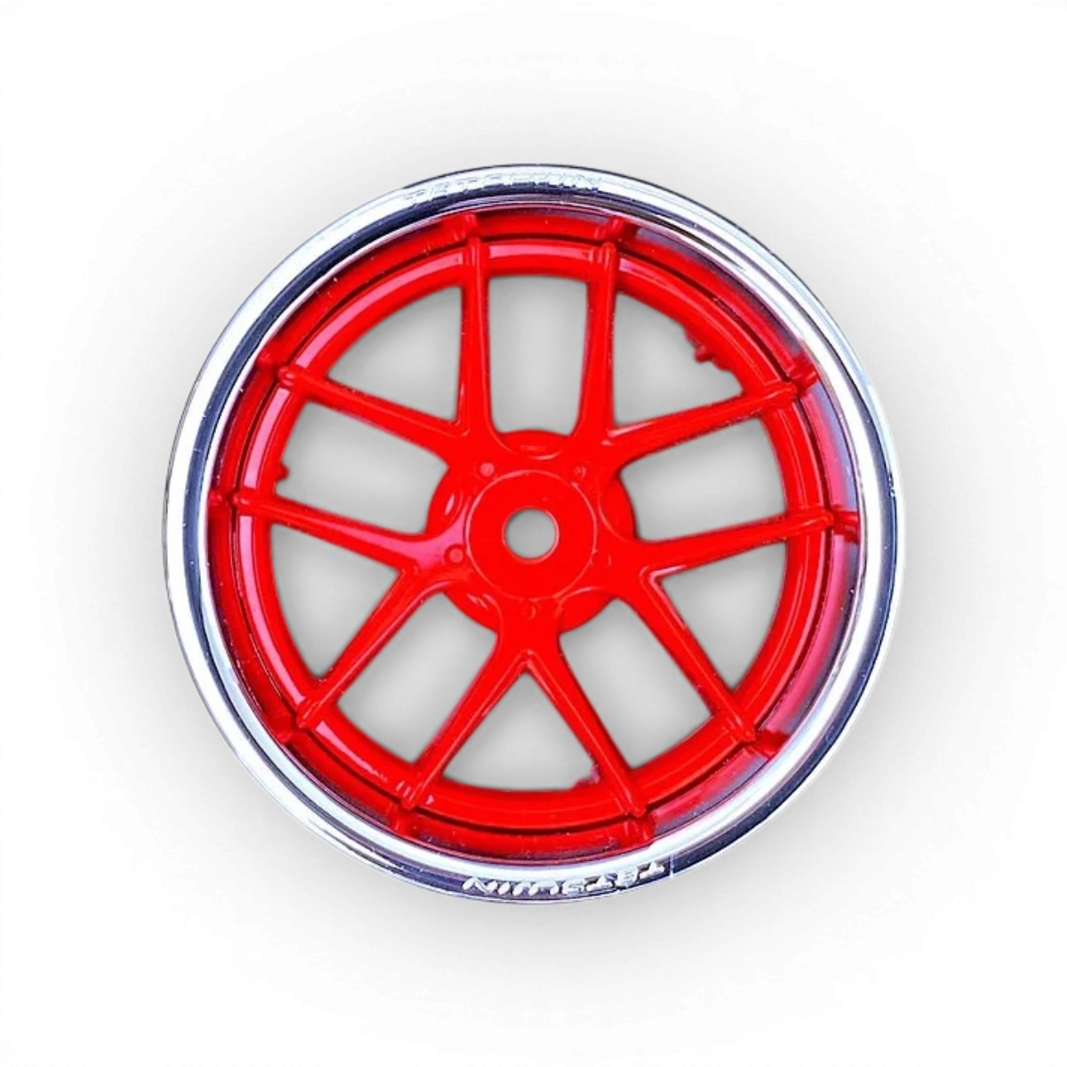 Ensemble de roues Tetsujin Jasmine chrome et rouge gloss, avec détails brillants et design pour voiture de drift.