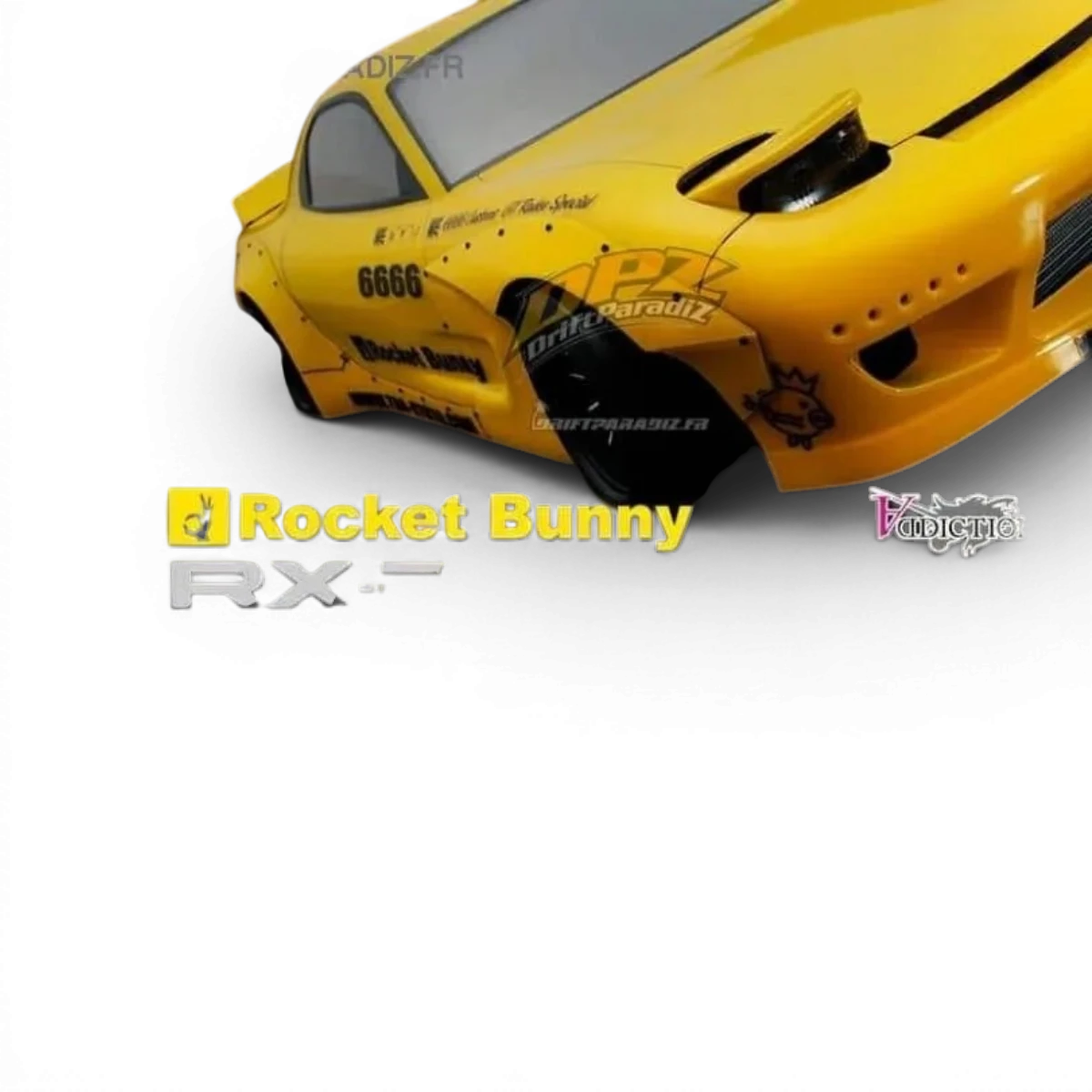 Kit carrosserie Rocket Bunny complet pour Mazda RX7 FD3S, par Addiction RC Design, visible avec ailes et pare-chocs distinctifs.