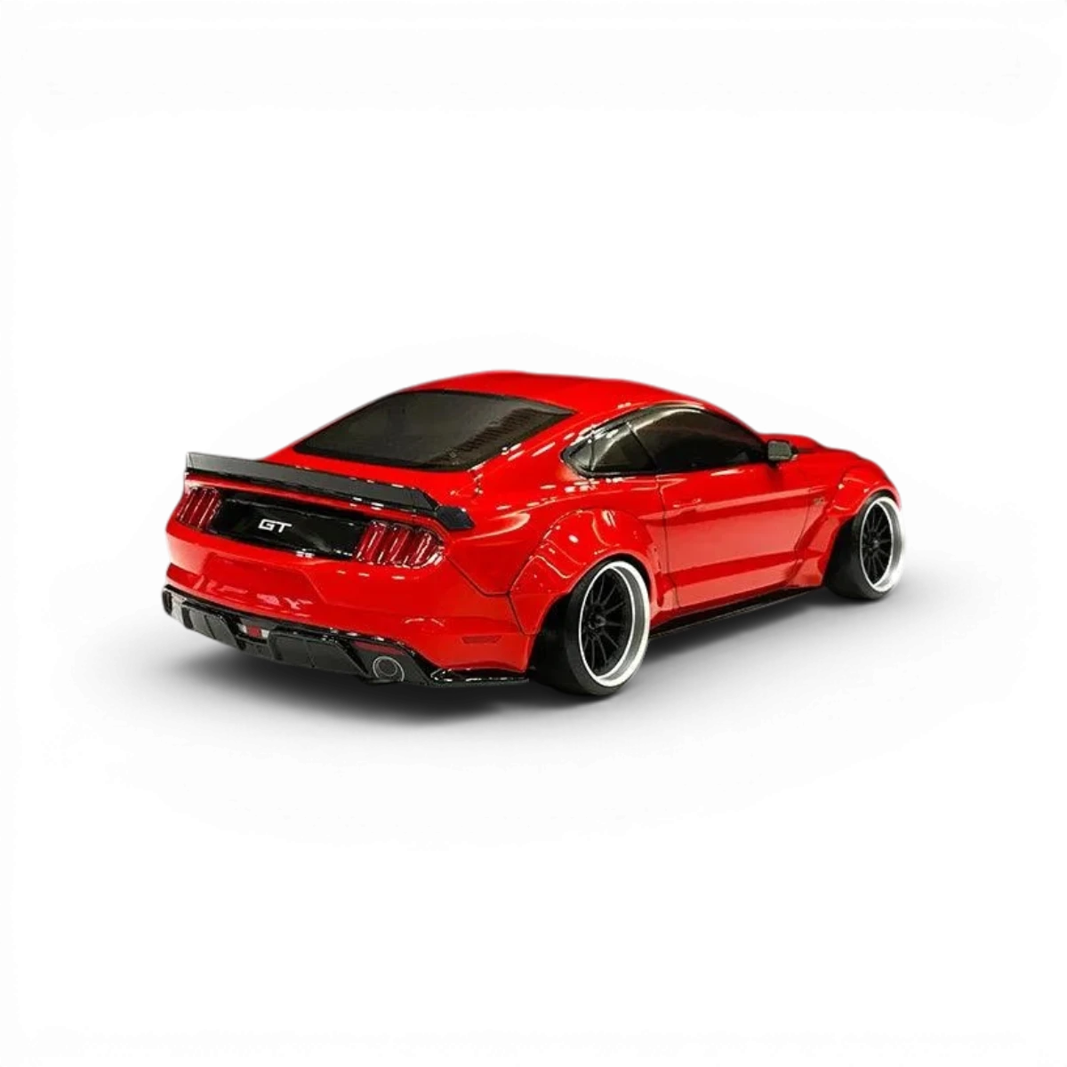 Carrosserie Ford Mustang LB-Works de Max Speed Technology, design sportif et détails précis, vue de face.