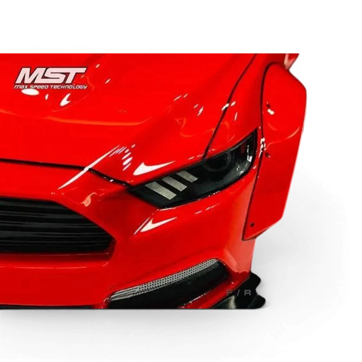 Carrosserie Ford Mustang LB-Works de Max Speed Technology, design sportif et détails précis, vue de face.