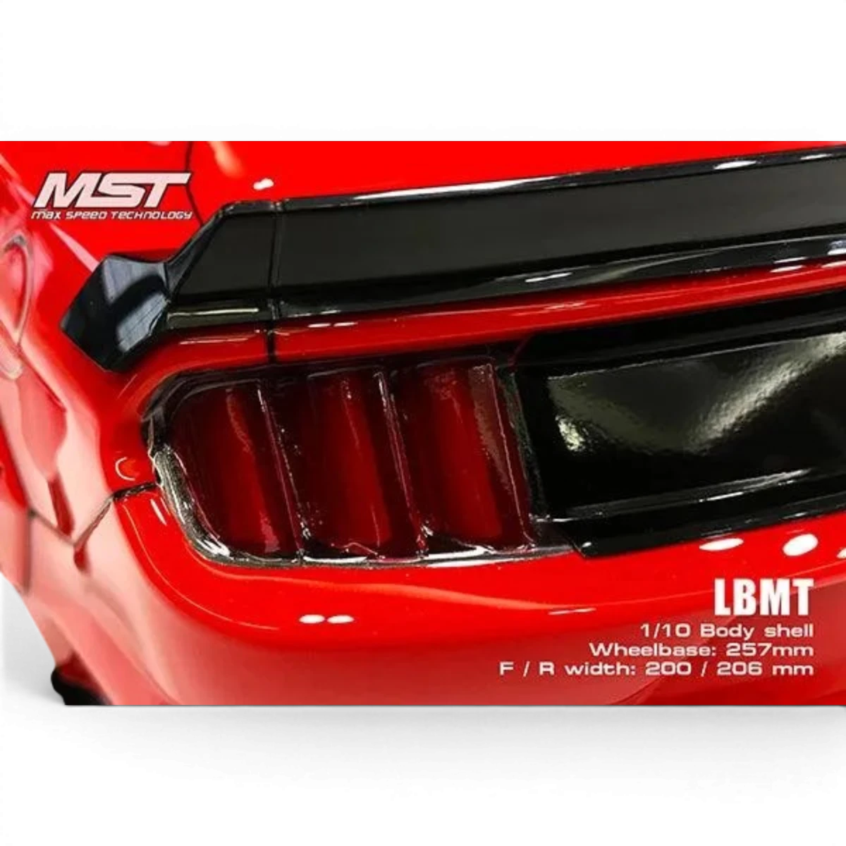 Carrosserie Ford Mustang LB-Works de Max Speed Technology, design sportif et détail précis, vue de face.
