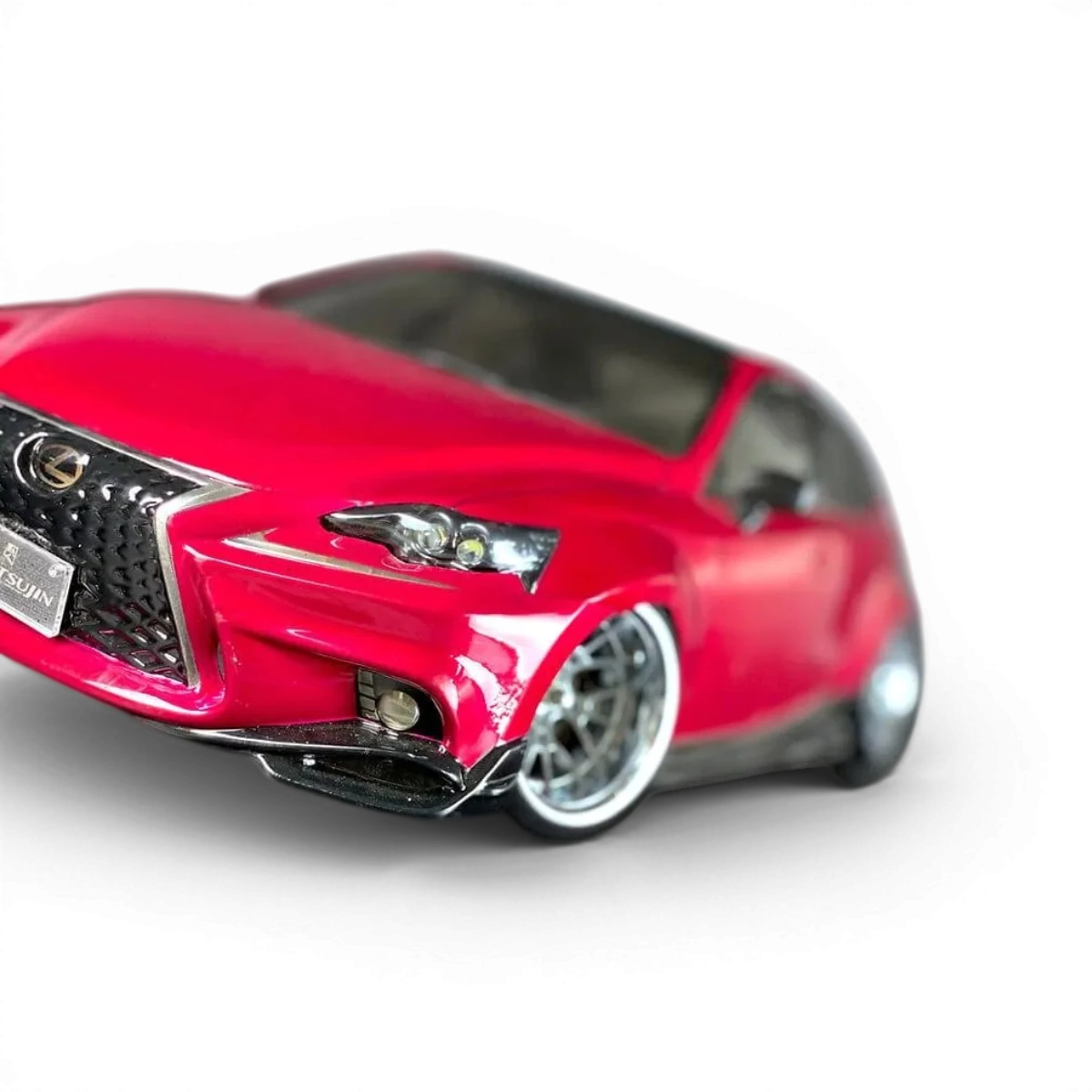 Carrosserie Lexus IS F Sport TRD ver. Tetsujin, design sportif avec détails élégants et finition de haute qualité.