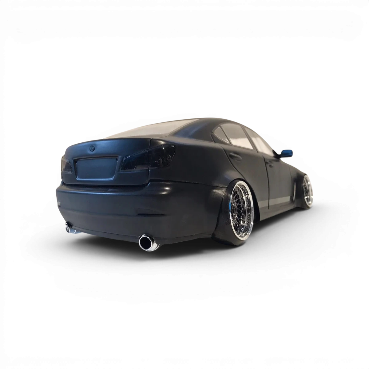 Carrosserie pour Lexus IS350 de la marque Aplastics RC, finition noire avec détails précis pour modélisme automobile.