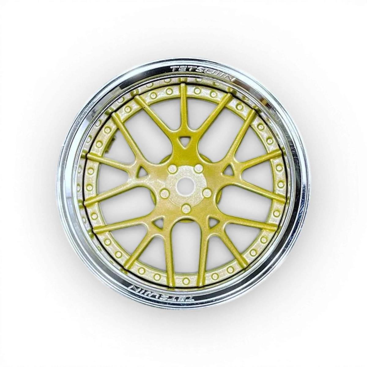 Roues Lycoris Chrome/Or Tetsujin avec fini chromé et or, visibles avec détails de la surface et design élégant.