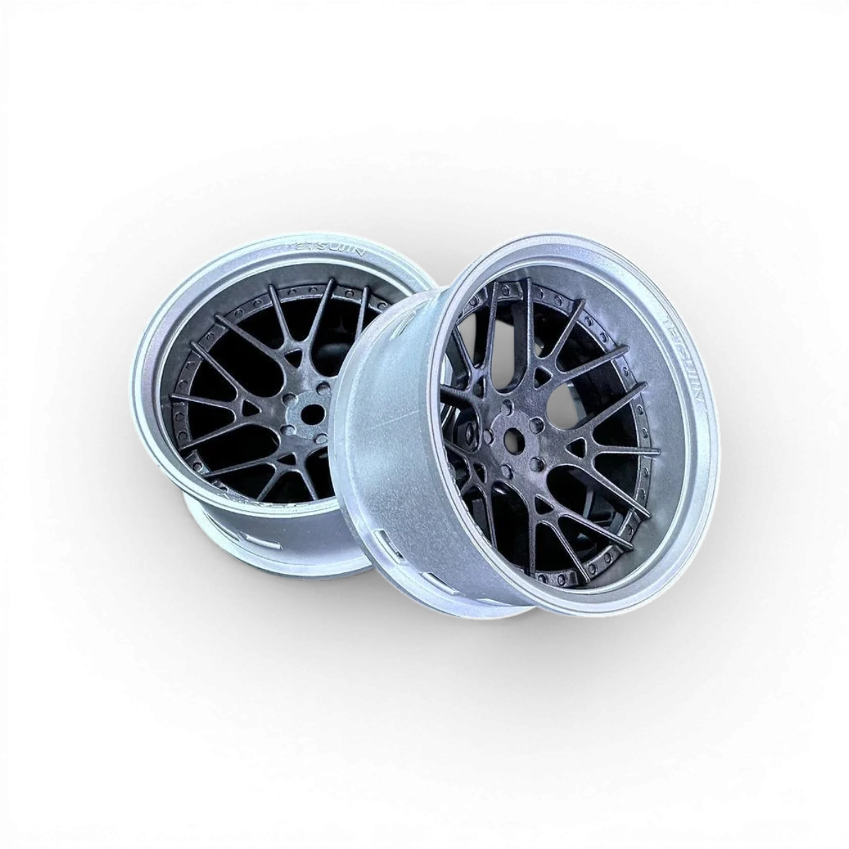 Roues Lycoris Tetsujin en métal gris foncé, design moderne, visibles sur fond neutre, adaptée pour véhicules ou équipements.