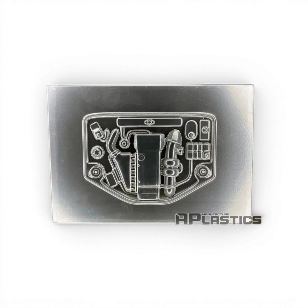 Baie moteur M104 de la marque Aplastics RC pour carrosseries de voiture télécommandée, vue détaillée du composant en plastique.