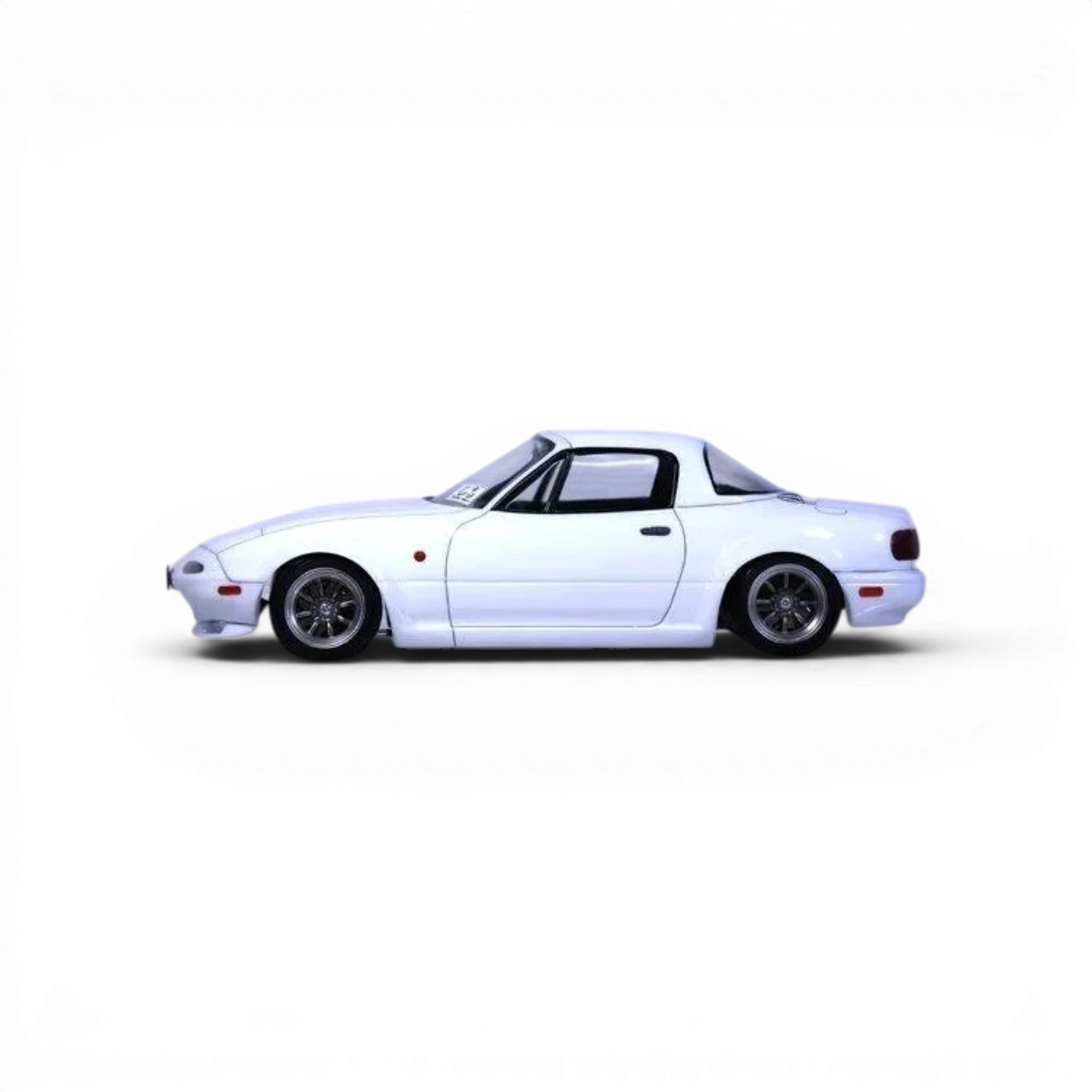 Carrosserie de voiture Mazda MX-5 NA / Eunos Roadster par Pandora RC, détail de la carrosserie pour modèle réduit.