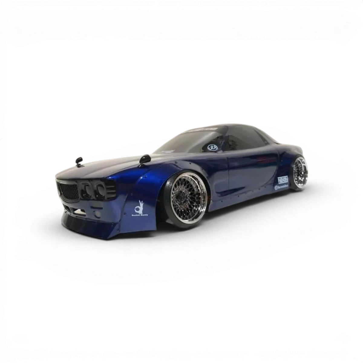 Carrosserie Mazda RX7 FD3s Boss pour RC, fabriquée par Aplastics RC, avec détails précis et finition de haute qualité.