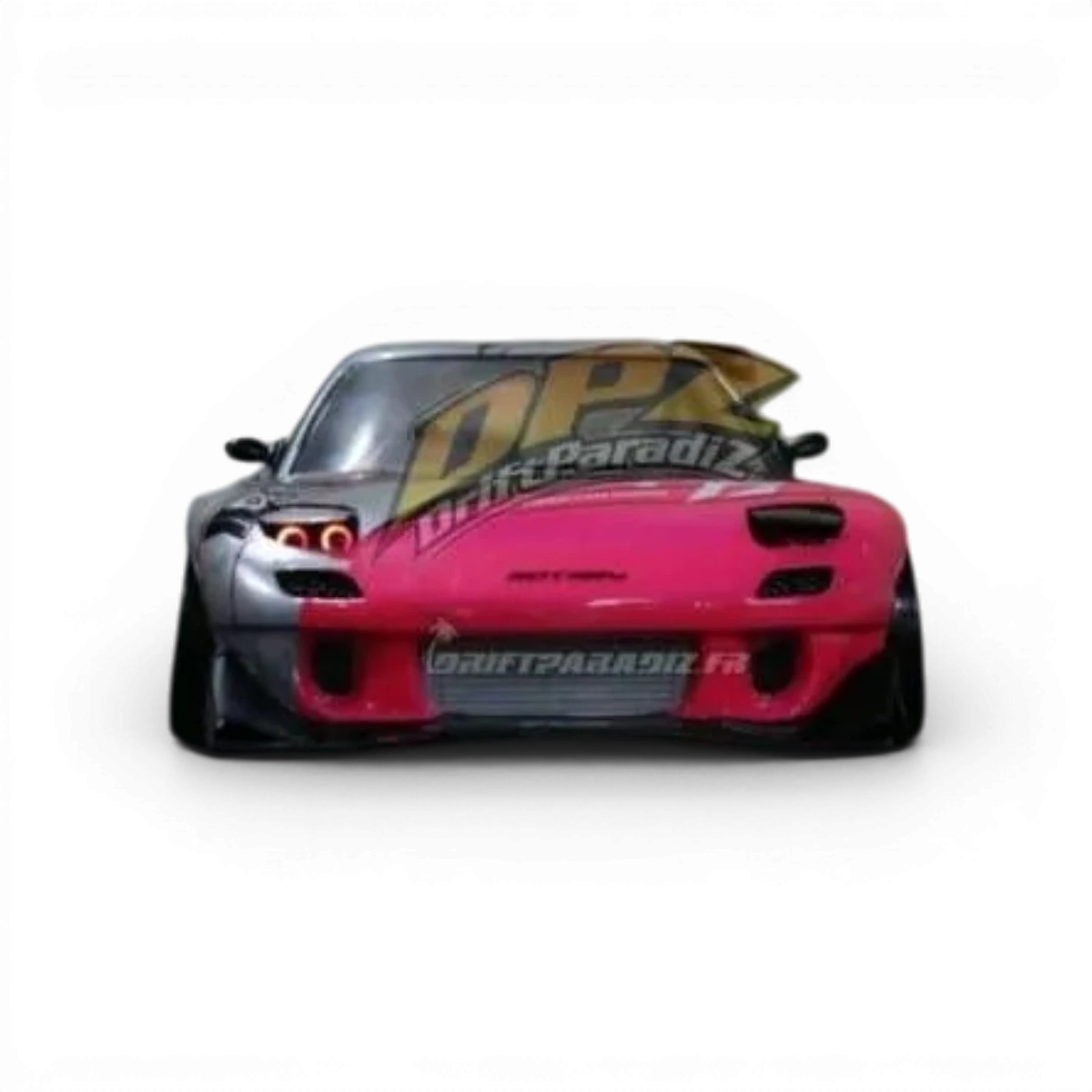 Carrosserie Mazda RX7 FD3S D'like, vue avant montrant la peinture noire et les détails de la carrosserie.
