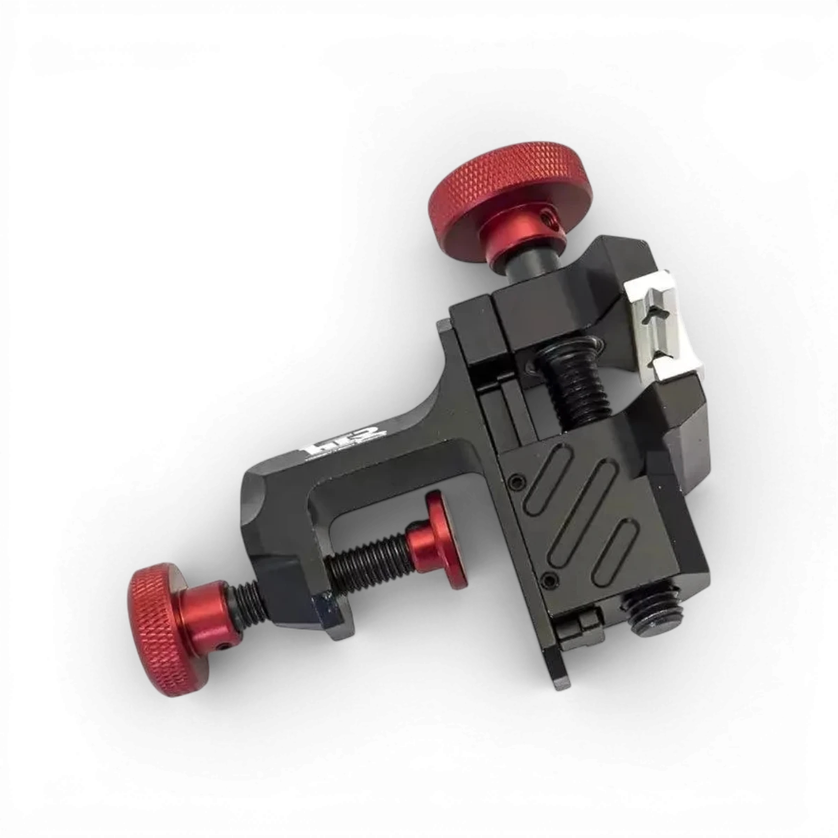 Mini étau d'atelier multifonction Hobbytech en aluminium, outil robuste pour fixation précise et durable en atelier.