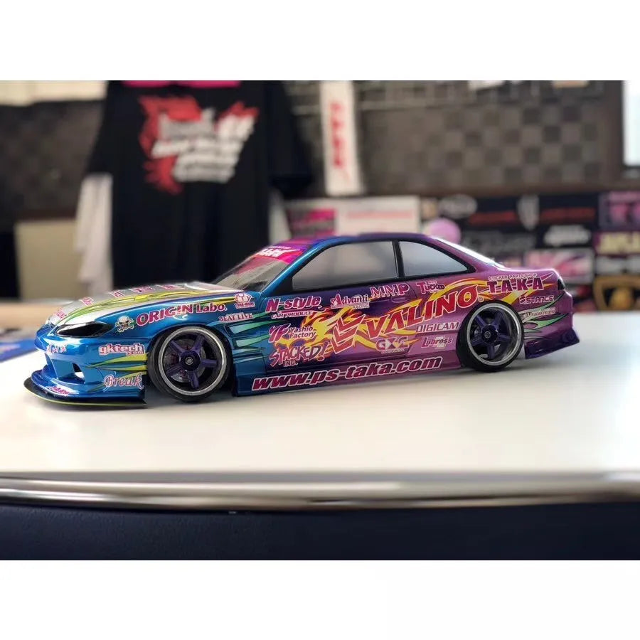 Voiture de customisation Naoki Nakamura S14.5 Silvia de la marque PS-Taka, vue de face avec détails du modifié.