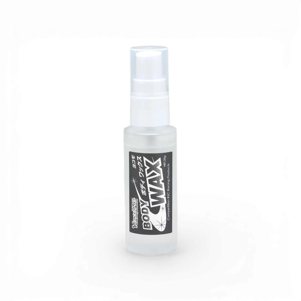 Nettoyant et cire pour carrosserie Muc-off, application sur une voiture de drift, finition brillante et protectrice.