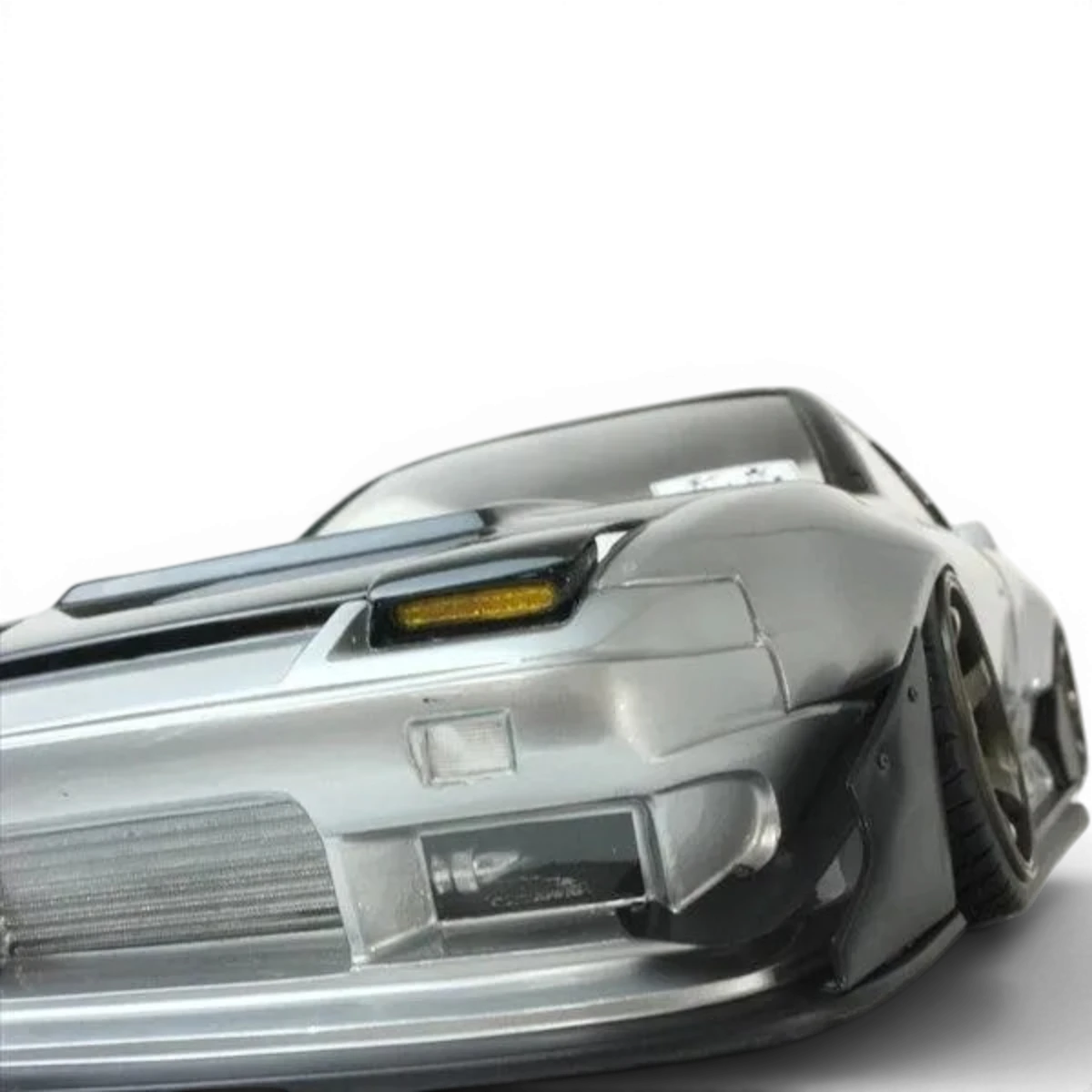 Voiture radiocommandée Nissan 180SX Fujin ORIGIN Labo par Pandora RC, carrosserie pour drift, vue de côté.