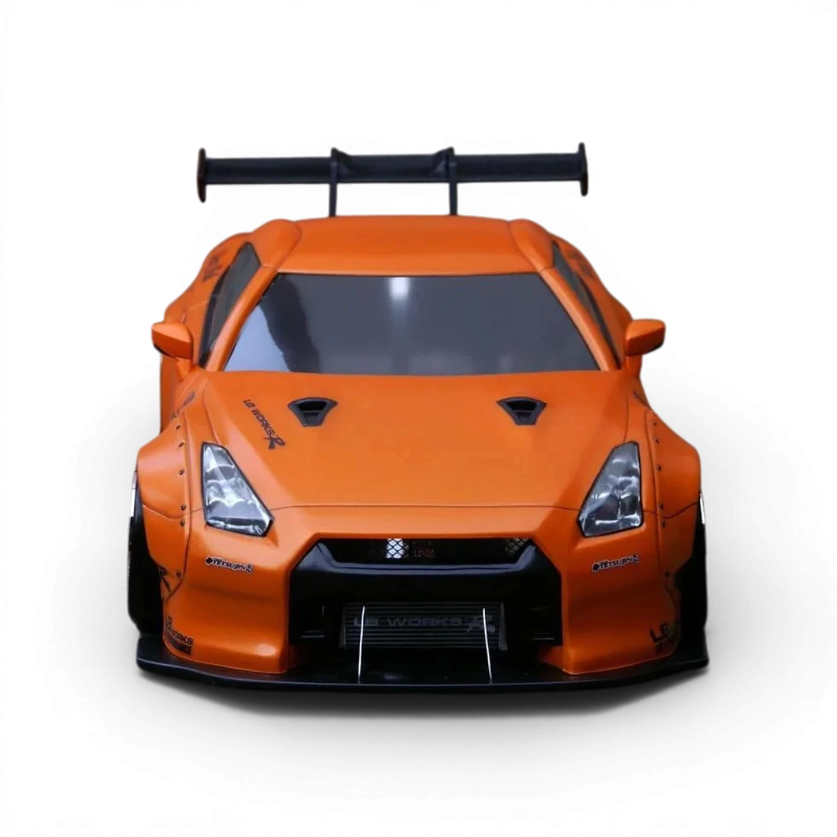 Carrosserie Nissan GTR LB Performance Tetsujin, détails de la carrosserie sportive en finition noire avec logo Tetsujin visible
