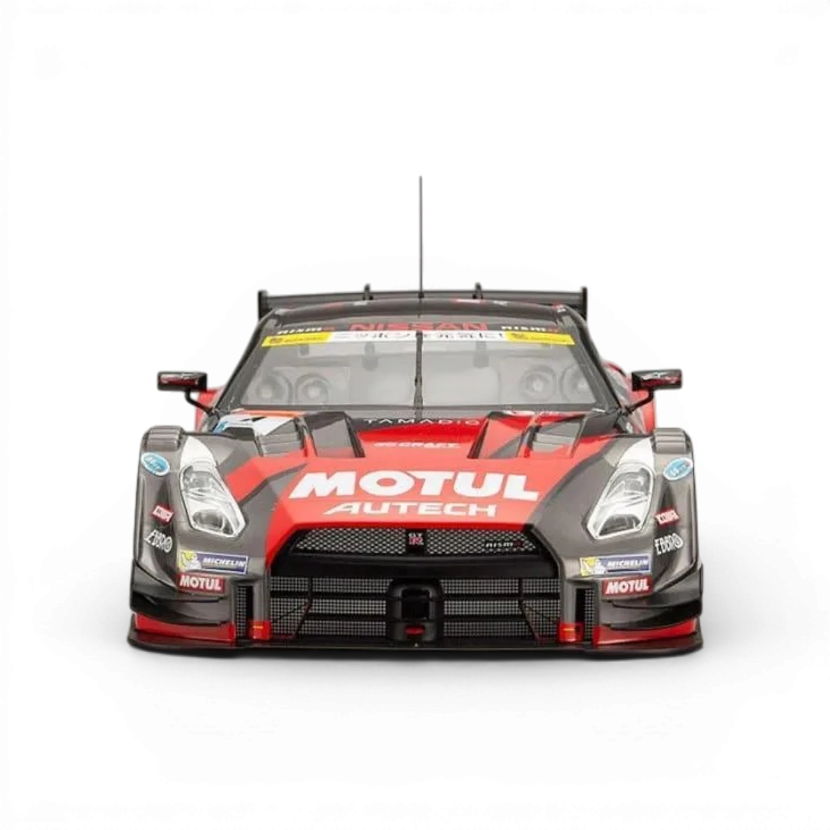 Modèle Nissan Motul Autech GT-R 2016 en carrosserie Killer Body, vue de face avec détails de la voiture de collection.
