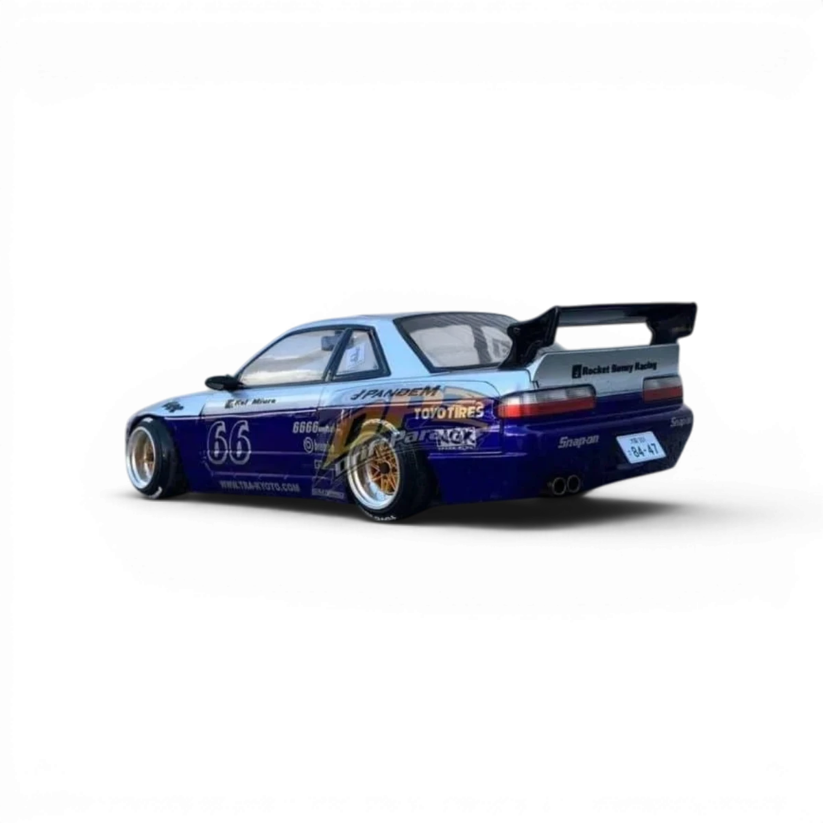 Carrosserie Nissan S13 247mm de Addiction RC Design, vue de face avec détails de la finition et de la peinture.