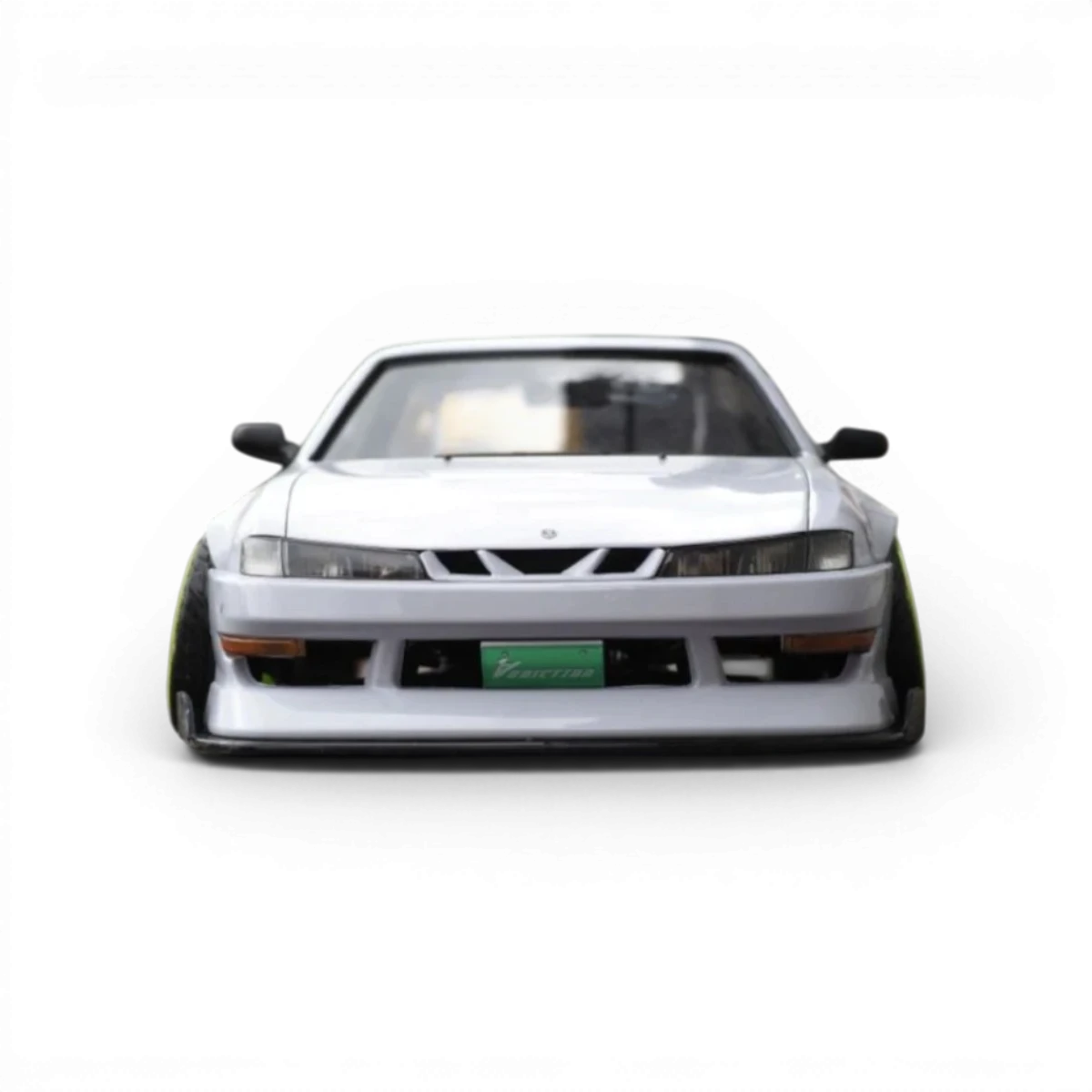 Carrosserie Nissan S14 de Addiction RC Design, vue de face avec détails de la peinture et des lignes de la voiture.