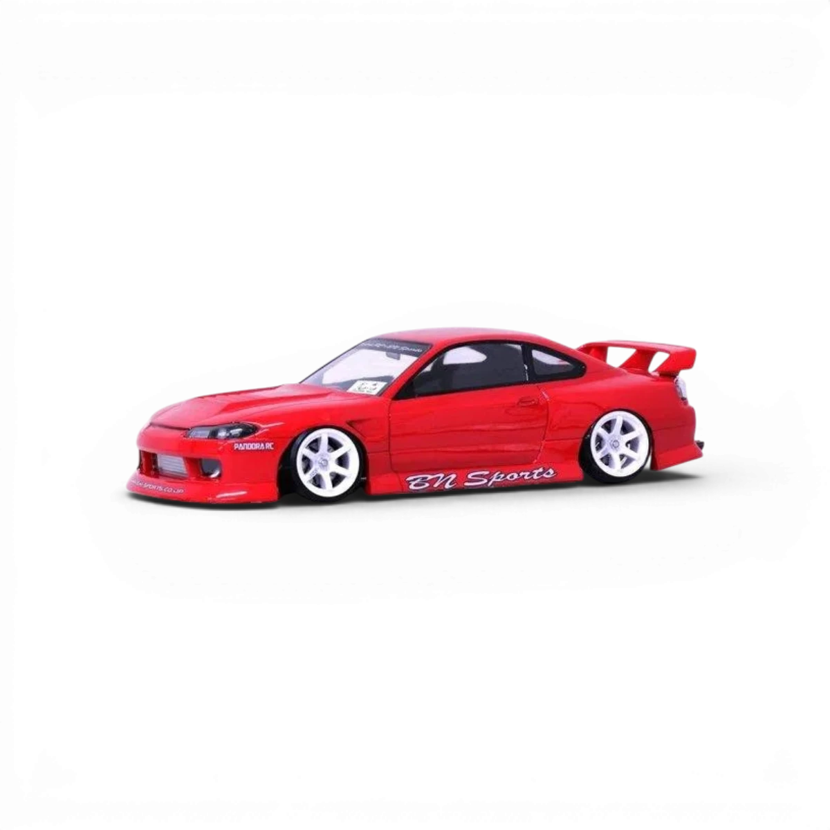 Modèle de voiture Nissan Silvia S15 BN Sports, carrosserie Pandora RC, vue de côté avec détails de la carrosserie.