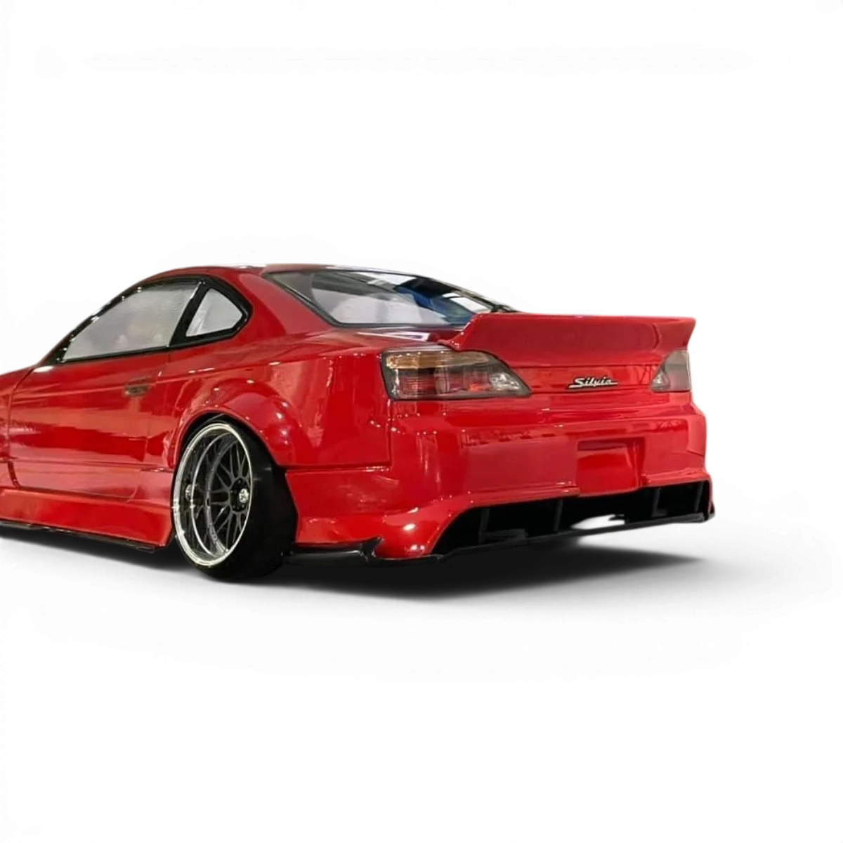 Carrosserie Nissan Silvia S15 Version Naoki 2020 de Addiction RC Design, finition détaillée et design réaliste pour voiture RC.