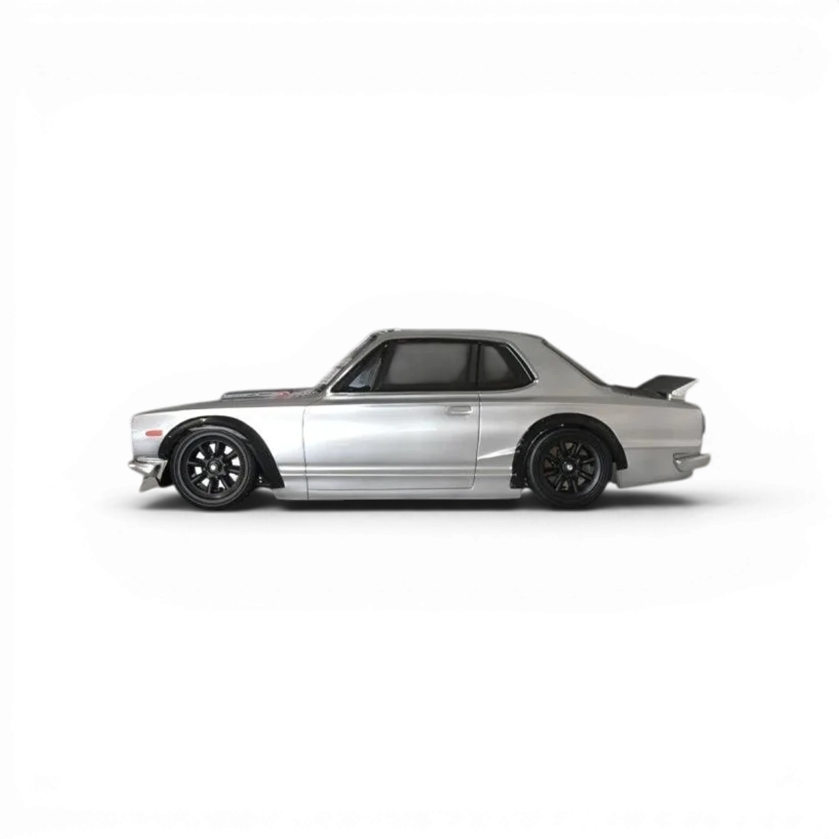 Voiture radiocommandée Nissan Skyline 2000GT-R KPGC10 Pandora RC, carrosserie miniature pour drift, vue de face.