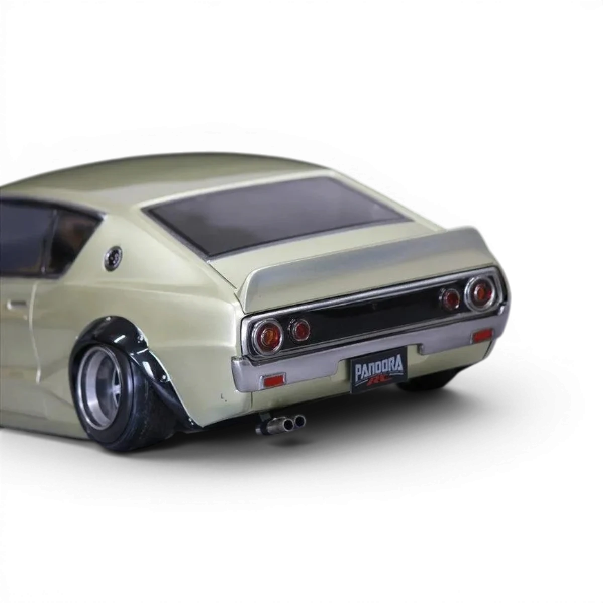 Voiture radiocommandée Nissan Skyline 2000GT-R (KPGC110) Custom Pandora RC, carrosserie pour drift, vue de face avec détails colorés
